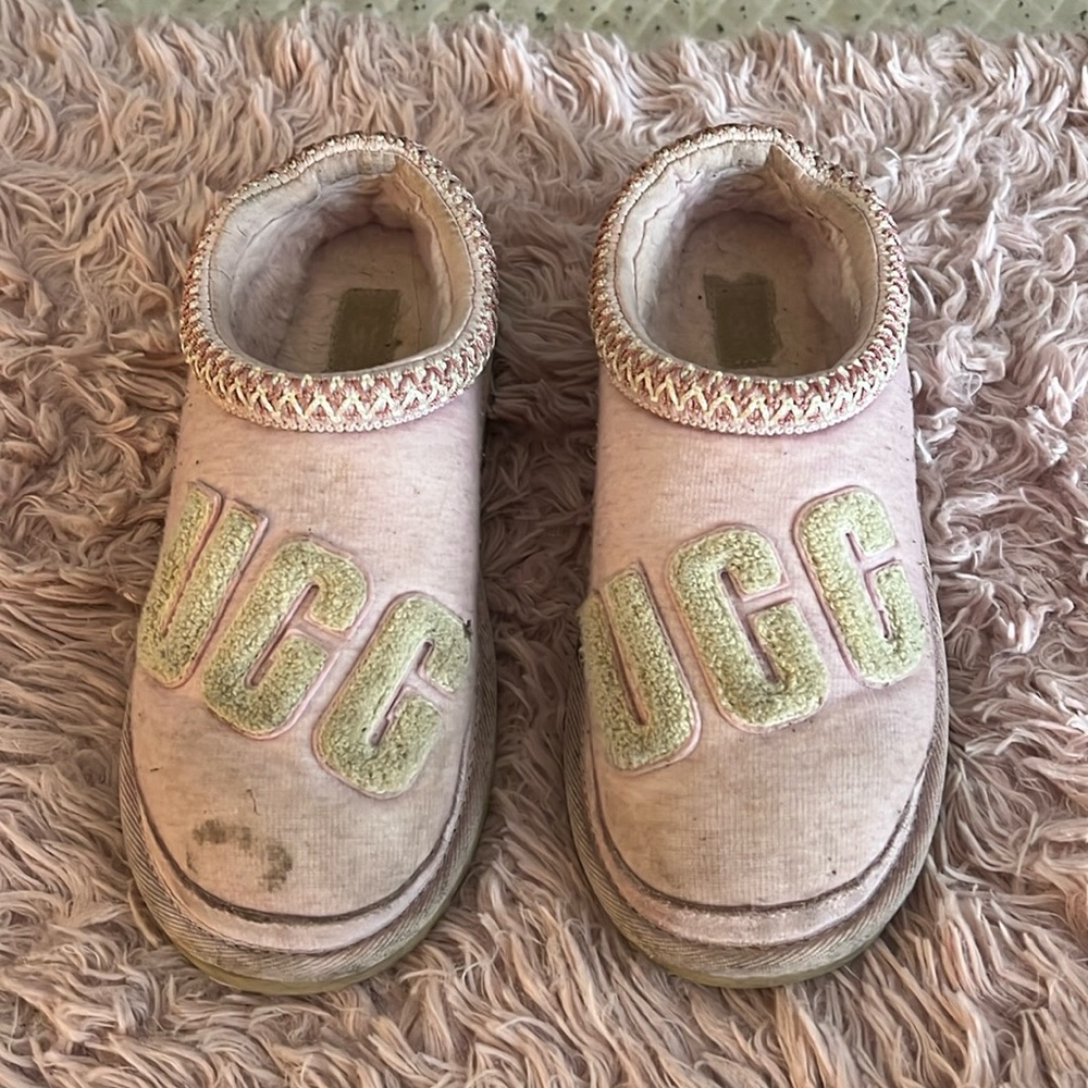 Gently used kids UGGS